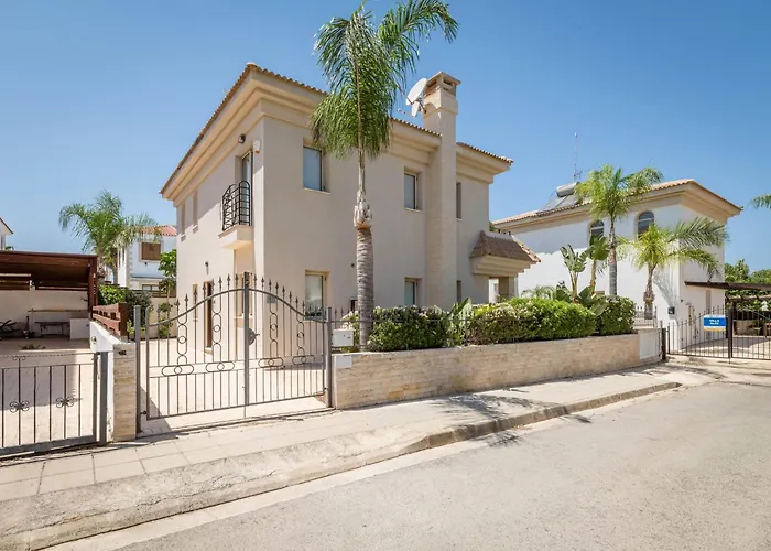 Lindo Villa Protarász