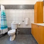 Lindo Protarász